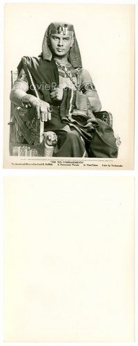 2k837 YUL BRYNNER 8x10 still '56 seated on throne in costume as Rameses from The Ten Commandments!