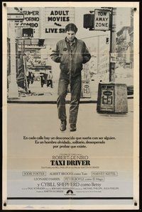 2p880 TAXI DRIVER Spanish/U.S. 1sh '76 classic c/u of Robert De Niro walking, Martin Scorsese!