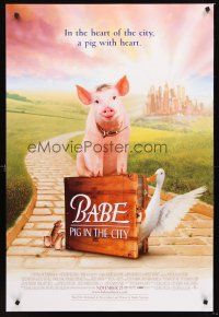 2y128 BABE PIG IN THE CITY advance DS 1sh '98 Miller's talking pig, Wizard of Oz parody image!