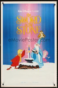 2z767 SWORD IN THE STONE int'l 1sh R80s Disney's cartoon of young King Arthur & Merlin the Wizard!