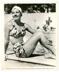 3k278 GAIL RUSSELL 8x10 still '43 sexy full-length smiling close up in swimsuit by pool!