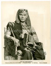 3k670 YUL BRYNNER 8x10 still '56 seated on throne in costume as Rameses from The Ten Commandments!