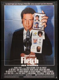 3m381 FLETCH French 1p '85 Michael Ritchie, wacky detective Chevy Chase has gun pulled on him!