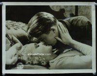 3t126 BIG NEWS deluxe 9x12 '29 romantic close up of Robert Armstrong kissing Carole Lombard!