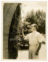 3t049 FRANK MORGAN deluxe candid 10x13 still '34 at home looking at his garden by Virgil Apger!