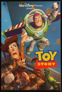 3y829 TOY STORY 1sh '95 Disney & Pixar cartoon, great image of Buzz, Woody & cast!