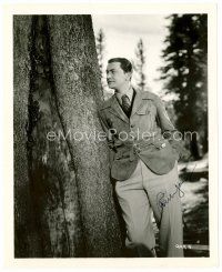 3z569 ROBERT YOUNG signed 8x10 REPRO still '70s full-length portrait leaning against tree!