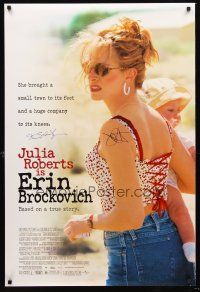3z267 ERIN BROCKOVICH signed DS 1sh '00 by BOTH director Steven Soderbergh AND Julia Roberts!