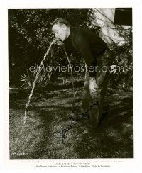 3z379 JAMES CAGNEY signed candid 8x10 still '54 the star of Run For Cover drinking out of a hose!