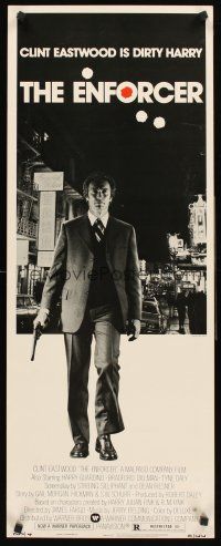 4e218 ENFORCER insert '77 full-length photo of Clint Eastwood as Dirty Harry by Bill Gold!