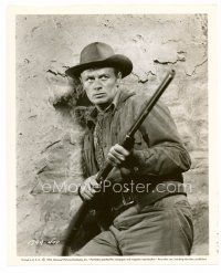 4h555 RICHARD WIDMARK 8x10 still '55 cool close up with rifle from Garden of Evil!