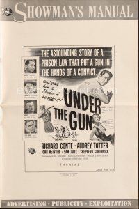 4j330 UNDER THE GUN pressbook '51 convict Richard Conte on the run, sexy Audrey Totter!