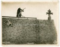 4y002 METROPOLIS German 9x12 lobby card #35 '27 Helm dangles from roof as Rogge & Frohlich fight