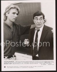 5a429 MACGYVER 8 TV 7x9 stills '85 great images of Richard Dean Anderson in the title role!