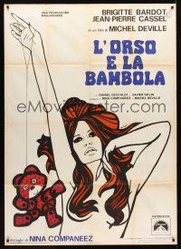 5c234 BEAR & THE DOLL Italian 1p '69 great art of sexy Brigitte Bardot & teddy bear by DeRossi!