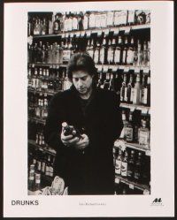 5d725 DRUNKS presskit '95 Richard Lewis & Faye Dunaway at Alcoholics Anonymous meetings!