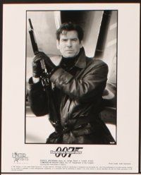 5d966 TOMORROW NEVER DIES presskit '97 images of Pierce Brosnan as James Bond 007!