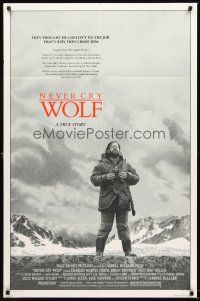 5f645 NEVER CRY WOLF 1sh '83 Walt Disney, great image of Charles Martin Smith alone in wild!