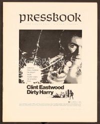 5h323 DIRTY HARRY pressbook '71 great c/u of Clint Eastwood pointing gun, Don Siegel crime classic!