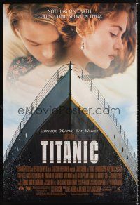5k736 TITANIC DS 1sh '97 Leonardo DiCaprio, Kate Winslet, directed by James Cameron!