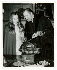 5z559 CRY OF THE BANSHEE candid 8x10 still '70 Dwyer samples Vincent Price's Thanksgiving turkey!