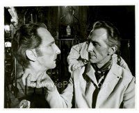 5z621 PETER CUSHING candid 7.75x9.5 still '71 holding his own head, The House that Dripped Blood!