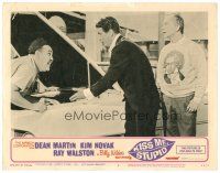 6b701 KISS ME, STUPID LC #2 '65 Ray Walston watches Dean Martin argue with mechanic, Billy Wilder!