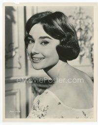 6c095 AUDREY HEPBURN 8x10.25 still '57 beautiful smiling portrait from Love in the Afternoon!