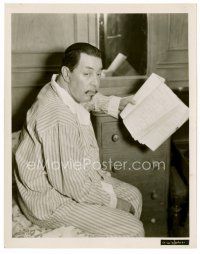 6c176 CHARLIE CHAN AT THE CIRCUS candid 8x10 still '36 Warner Oland in makeup studying his script!