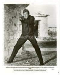 6c290 FOR YOUR EYES ONLY 8x10 still '81 Roger Moore as James Bond 007 shooting gun!