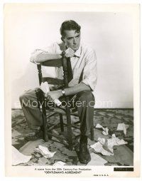 6c311 GENTLEMAN'S AGREEMENT 8x10 still '47 Elia Kazan, cool seated portrait of Gregory Peck!