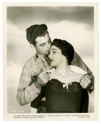 6c474 LOOTERS 8x10 still '55 romantic image of Rory Calhoun & Julie Adams, trapped on a mountain!