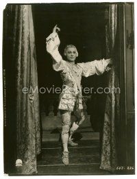 6c541 MONSIEUR BEAUCAIRE 7.75x10 still '24 cool image of Rudolph Valentino in title role!