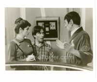 6c713 STAR TREK II candid 8.25x10 still '82 Kirstie Alley, Leonard Nimoy & director Nicholas Meyer!