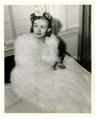 6c794 VERONICA LAKE 8x10 still '43 close up seated portrait wearing incredible fur coat!