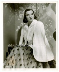 6r211 ELLA RAINES candid 8x10 still '49 great close up in fur between scenes from Impact!