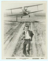 6r489 NORTH BY NORTHWEST 8x10 still '59 Hitchcock, classic image of Grant running from cropduster!