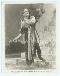 6r656 TAMING OF THE SHREW 8x10 still '29 full-length laughing Douglas Fairbanks in costume!