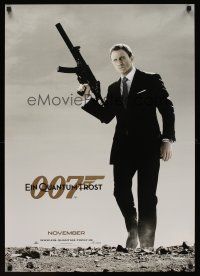 7b444 QUANTUM OF SOLACE teaser DS German '08 Daniel Craig as James Bond with machine gun!