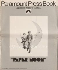 7d464 PAPER MOON pressbook '73 great image of smoking Tatum O'Neal with dad Ryan O'Neal!