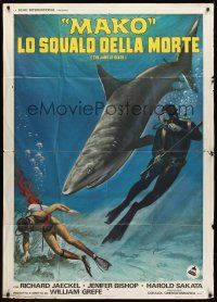 7e374 JAWS OF DEATH Italian 1p '76 different artwork of giant shark attacking suba divers!