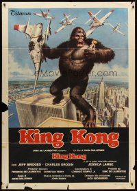 7e380 KING KONG Italian 1p '76 John Berkey art of BIG Ape on the Twin Towers!