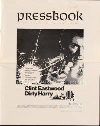 7p342 DIRTY HARRY pressbook '71 great c/u of Clint Eastwood pointing gun, Don Siegel crime classic
