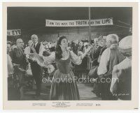 7w325 ELMER GANTRY 8x10 still '60 pretty Jean Simmons greets guests at the rivival!