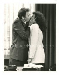 8f040 DEAR JOHN TV 7x9 still '88 c/u of Judd Hirsch kissing his new boss Michele Pawk!