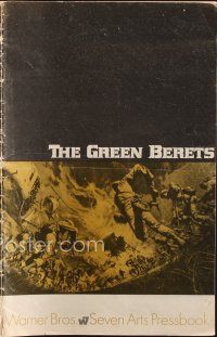 9a357 GREEN BERETS pressbook '68 John Wayne, David Janssen, Jim Hutton, cool Vietnam War art!