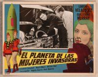 9d693 PLANET OF THE FEMALE INVADERS Spanish/U.S. photolobby '66 man shows the alien in his trunk!