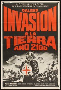 9f142 DALEKS' INVASION EARTH: 2150 AD Argentinean '66 Peter Cushing as Dr. Who, cool sci-fi art!