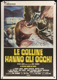 9f345 HILLS HAVE EYES Italian 1p '78 Wes Craven, completely different art of girl with gun in mouth