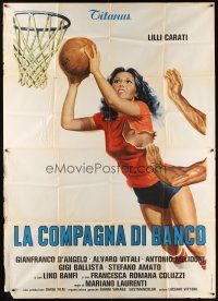 9f069 LA COMPAGNA DI BANCO Italian 2p '77 sexy girl getting shirt ripped while dunking basketball!